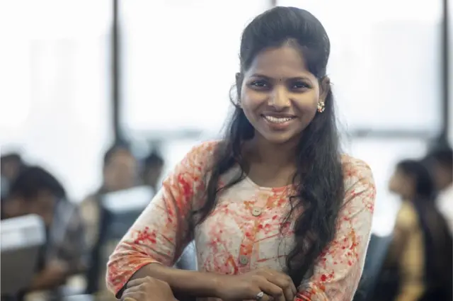 ఎదగాలంటే బాగా పని చేస్తేనే సరిపోదు. ఒక చిన్న సైజు రాజకీయ నాయకుడిగా మారాలి