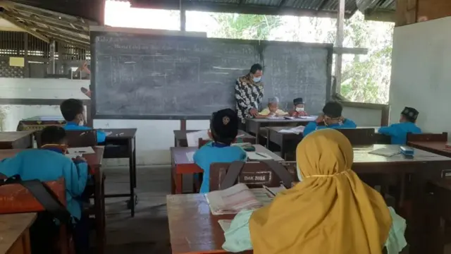sekolah rusak