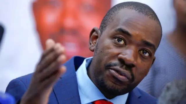 Nelson Chamisa w'imyaka 40 y'amavuko, avuga ko gutinda gutangaza ibyavuye mu matora byaciye amarenga ko hari ikitagendaga