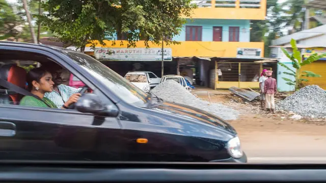 కొత్త నిబంధనల ప్రకారం టెస్ట్ డ్రైవింగ్ తప్పని సరి కాదు.