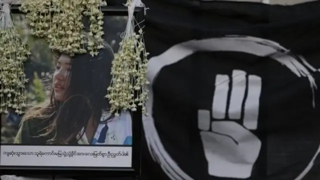 Ишембиде Янгондо 9-февралдагы демонстрация учурунда каза тапкан 20 жаштагы кызды жерге беришти