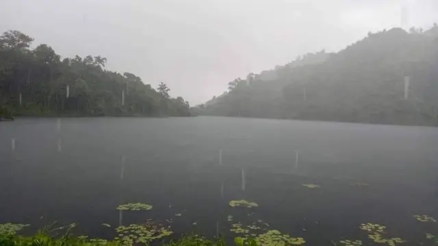 বছরের অন্য সময়ে স্বাভাবিক-ই থাকে বগা লেকের পানির রঙ