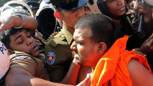 இலங்கை இன பிரச்னை