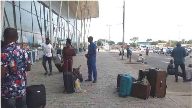 Many airlines don cancel flights but only Airpeace to Abuja na im don check in Passengers