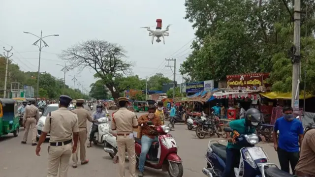 కరోనావైరస్:విజయవాడలో పోలీసుల తనిఖీలు