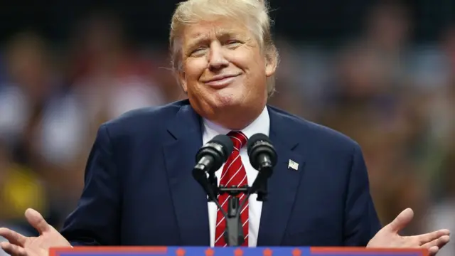 Дональд Трамп во время избирательной кампании в Техасе