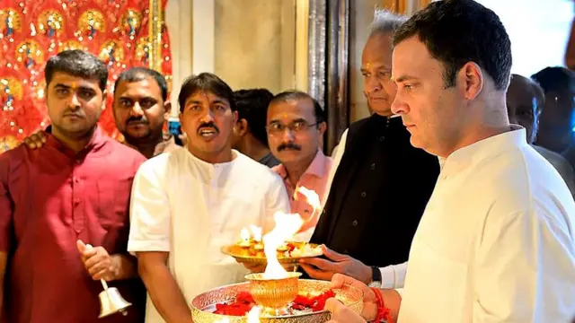 राहुल गांधी मंदिर मंदिर