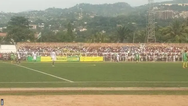 Público en un partido en Burundi