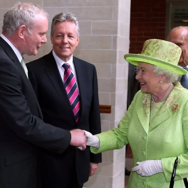 உலக வரலாற்றின் சிறப்புமிக்க 10 கைகுலுக்கல்கள்