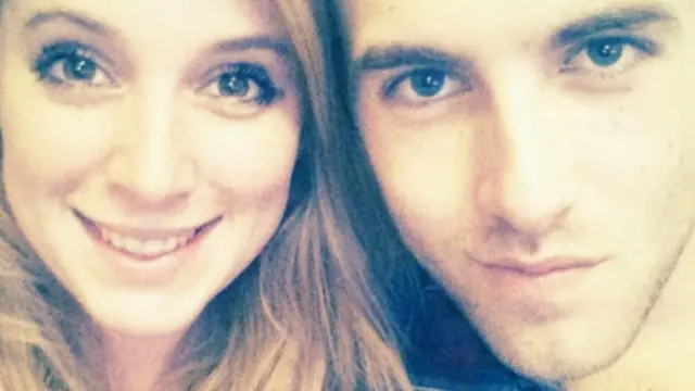 Zoe Burdaky y Kyle Woollacott