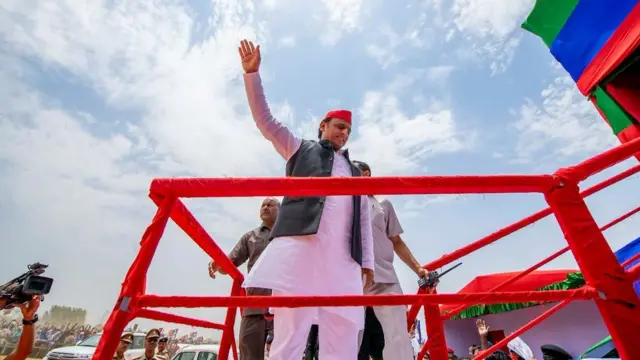 अखिलेश यादव