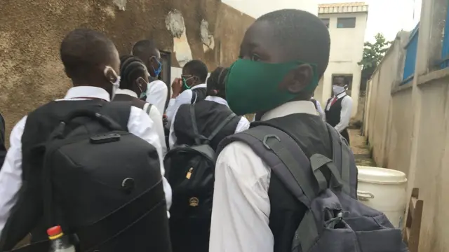 Students dey go school for Camaroon