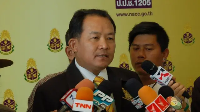 นายศรีสุวรรณมักเดินทางไปยื่นหนังสือตรวจสอบการดำเนินการต่างๆ ของรัฐบาลอย่างต่อเนื่อง