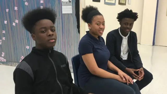 Kamal Ani-Bello, de 14 años; Larry Anderson, de 17, y Amanda Ali