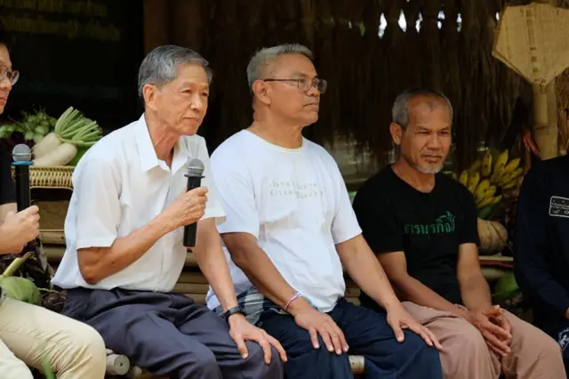 เดชา ศิริภัทร