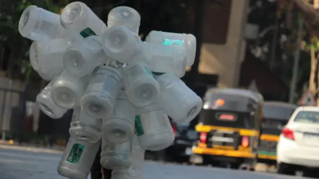 पाण्याचे कॅन्स