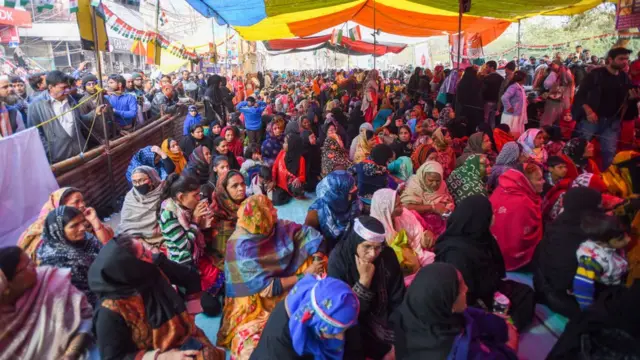 আন্দোলনে নেতৃত্ব দিচ্ছেন মূলত নানা বয়সের মুসলিম নারীরাই