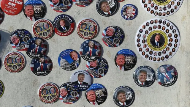 عده زیادی از شهرهای دیگر آمریکا به پایتخت می‌آیند تا مراسم تحلیف را تماشا کنند.