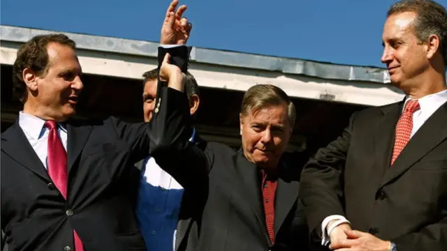 Lincoln Díaz-Balart (izq.) y Mario Díaz-Balart (der.)