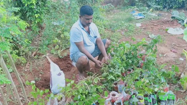 சிறப்பு முகாமில் இலங்கைத் தமிழரின் பணி