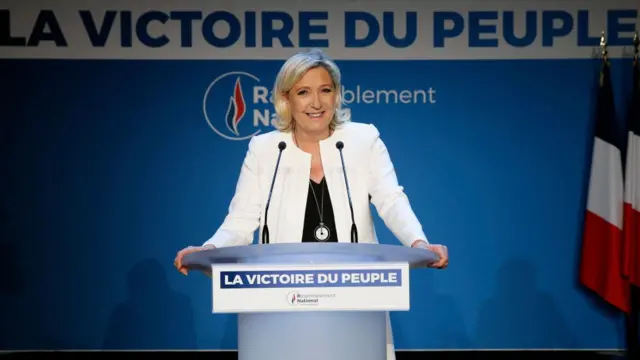У Франції перемогу здобула права партія Марі Ле Пен