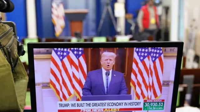 TT Trump có bài diễn văn chia tay trên YouTube hôm 19/1