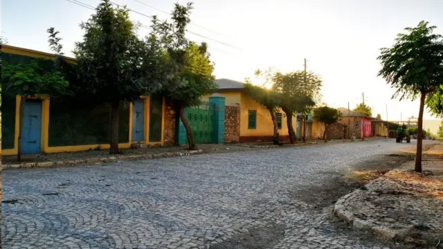 يقول شهود عيان إن الجثث تناثرت على طرقات أكسوم