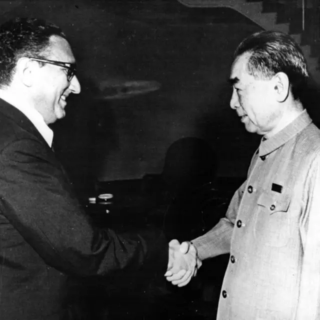 Kissinger y Zhou Enlai.