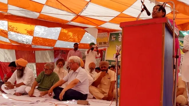 'ਪੰਜਾਬ ਬਚਾਓ ਰੈਲੀ' ਵਿੱਚ ਰੰਗ ਦੀਆਂ ਪੱਗਾਂ ਉਸ ਸ਼ਾਮਲ ਲੋਕ