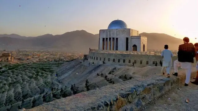نادر خان مقبره