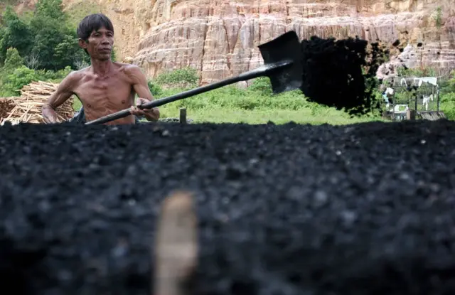 พลังงาน, กระทรวงพลังงาน, อารีพงศ์ ภู่ชอุ่ม, เขื่อนมายตง, ถ่านหิน, แม่เมาะ, โรงไฟฟ้า, ไทย, เมียนมา, ซื้อขายไฟฟ้า