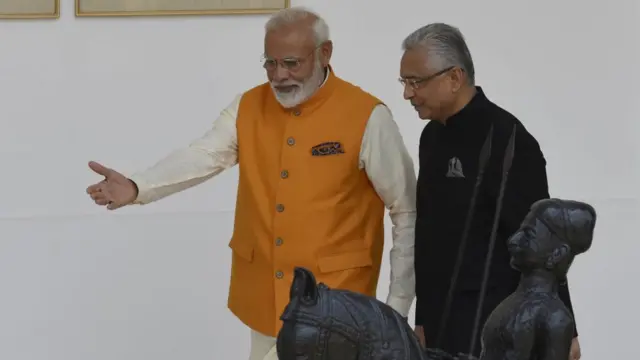 নরেন্দ্র মোদী ও প্রভিন্দ জুগানাথ