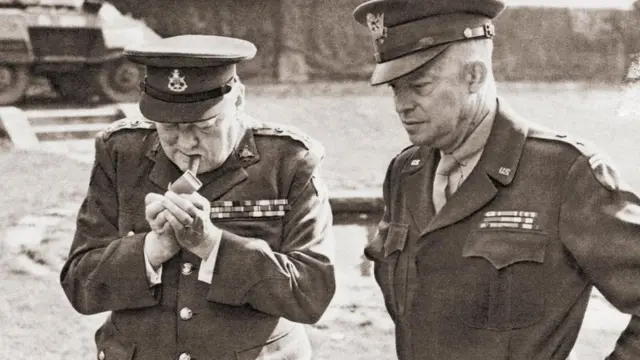 يشاع أن تشرشل وأيزنهاور ناقشا تفاصيل عملية الإنزال التي شنها الحلفاء على سواحل نورماندي بينما كانا يحتسيان الشاي في فندق نوكينام