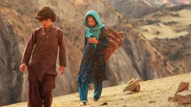 فیلم سینمایی گرگ و میش ساخته شهربانو سادات