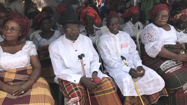 Otuọgbọ ụmụnwoke na ụmụnwaanyị