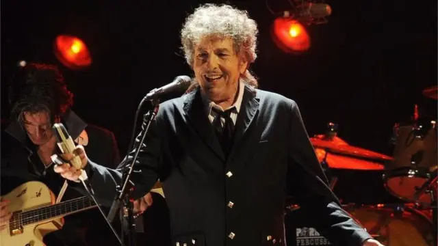 Bob Dylan durante una presentación.