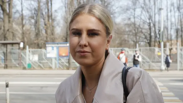 12 апреля. Любовь Соболь перед заседанием суда