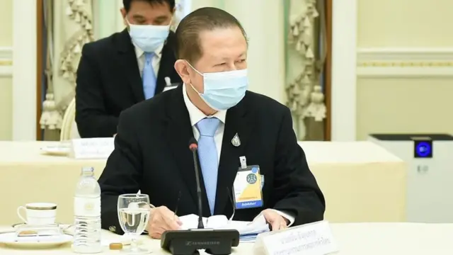 นายสนั่น อังอุบลกุล ประธานกรรมการหอการค้าไทย