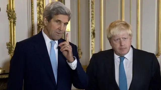ABD Dışişleri Bakanı John Kerry ve İngiltere Dışişleri Bakanı Boris Johnson