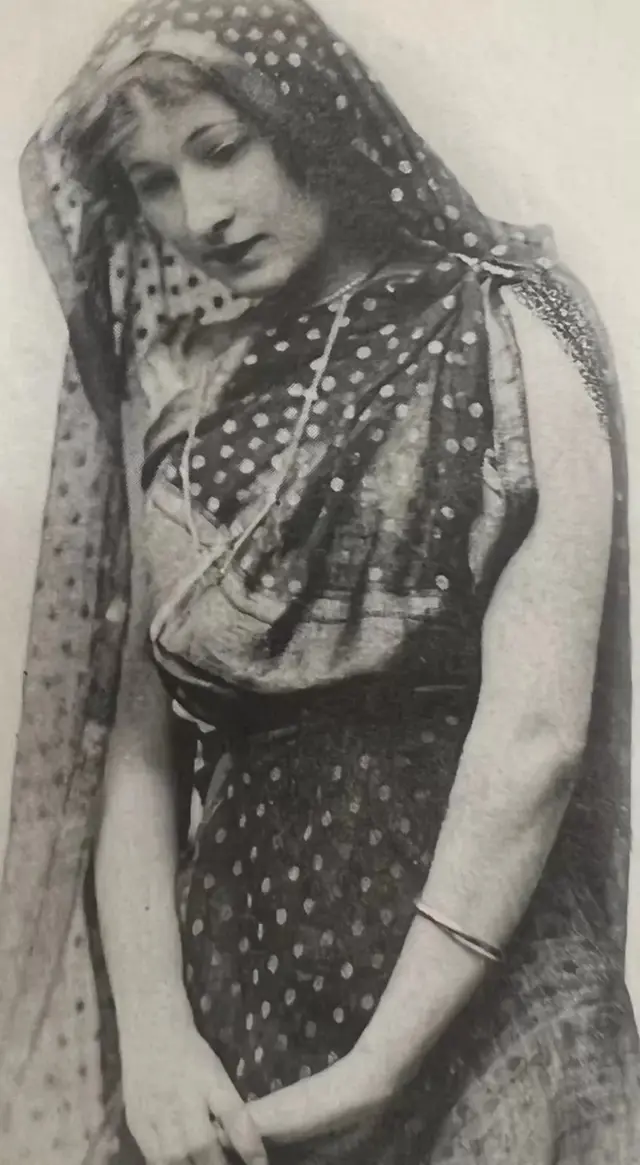 نور عنایت خان کی والدہ