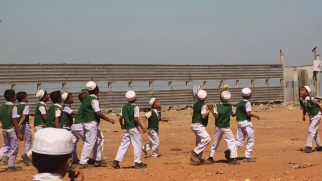 යුද්ධයෙන් පසු කුණුවලින් බැටකන කාත්තන්කුඩිය