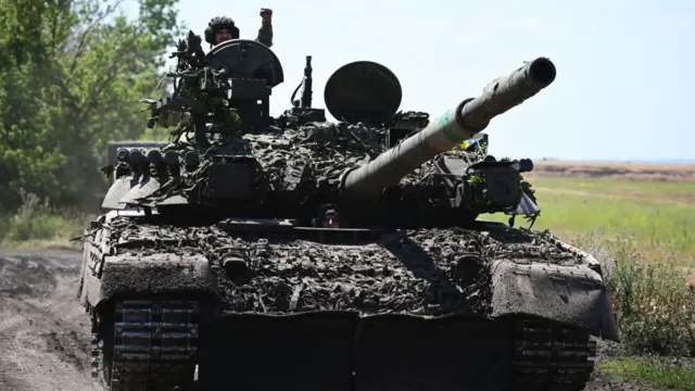 Ukrainian T72 tank on frontline, July 2022