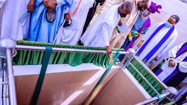 Ernest Shonekan burial service