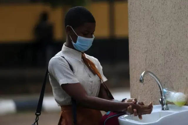 ኢዳ እትሕጸብ ተምሃሪት