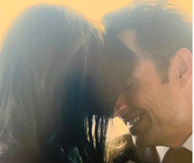 සර්කෝෂි විවාහවී සිටින්නේ මෝස්‌තර නිරූපන ක්‍ෂේත්‍රයේ තාරකාවක් මෙන්ම ගායිකාවක් ද වන කාර්ලා බෘනි (Carla Bruni) සමඟය.