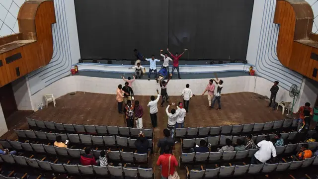 சினிமா டிக்கெட் விற்பனை