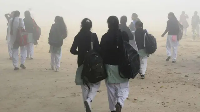 பாலியல் வழக்கில் சிக்கிய தலைமை ஆசிரியர் கர்நாடகாவில் இருந்து தமிழகத்திற்கு மாற்றம்