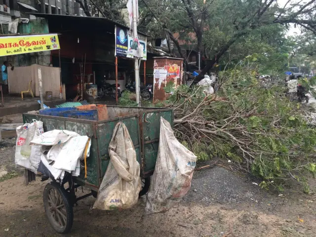 புரட்டி போட்ட 'வர்தா'