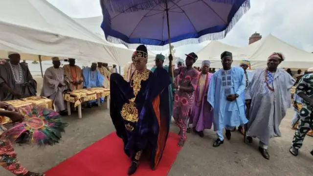 Oluwo ati awọn eeyan mii