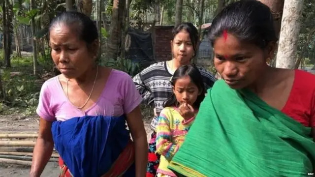 शेवाली बोरू अपनी सास मोनोमति बोरू के साथ